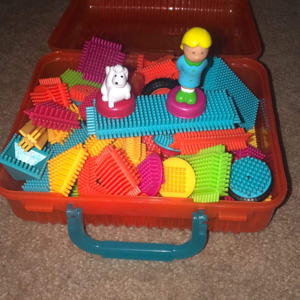 Bristle Blocks Developmental Building Toddlers over 50 pieces girl and dog.